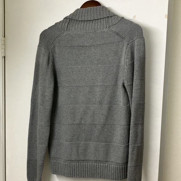 H&M Men’s Lightweight Stylish Gray Cardigan - Picture 3 of 4